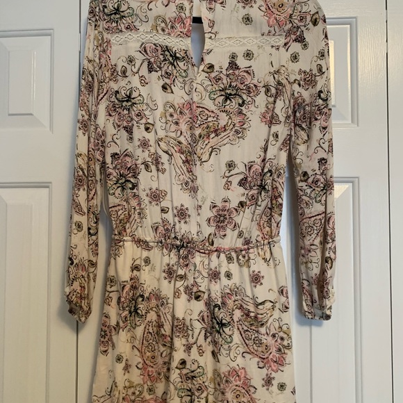 Spring/ Summer floral Romper - Picture 3 of 7